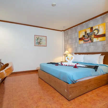 Patong Central Residence & Apartment Room photo