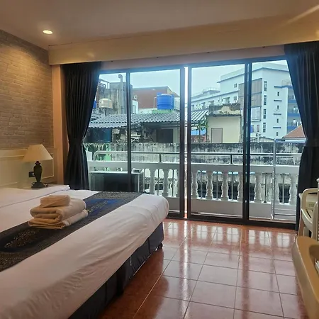 Patong Central Residence & Apartment Room photo
