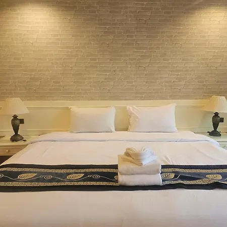 Patong Central Residence & Apartment Exterior photo